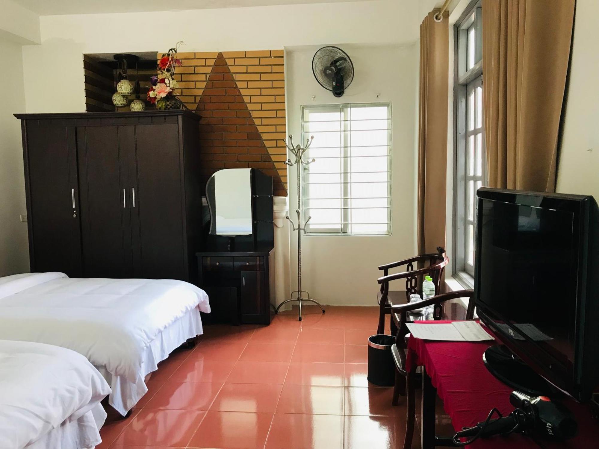 Anh Anh Hotel Bac Ha  Buitenkant foto