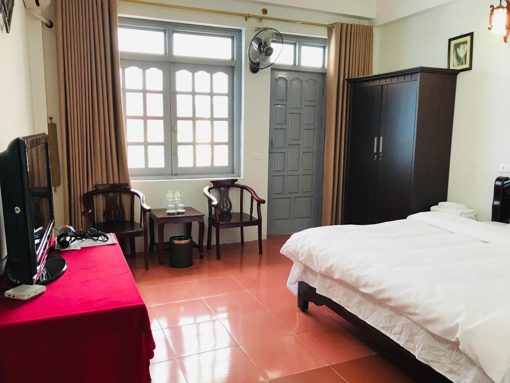 Anh Anh Hotel Bac Ha  Buitenkant foto