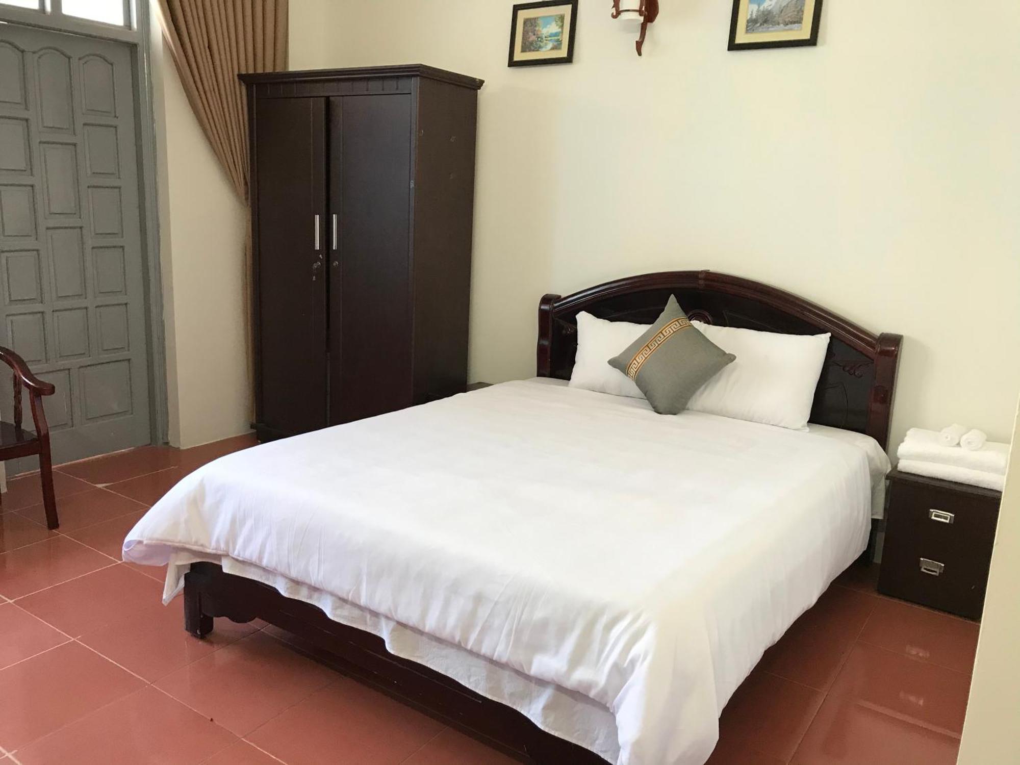 Anh Anh Hotel Bac Ha  Buitenkant foto
